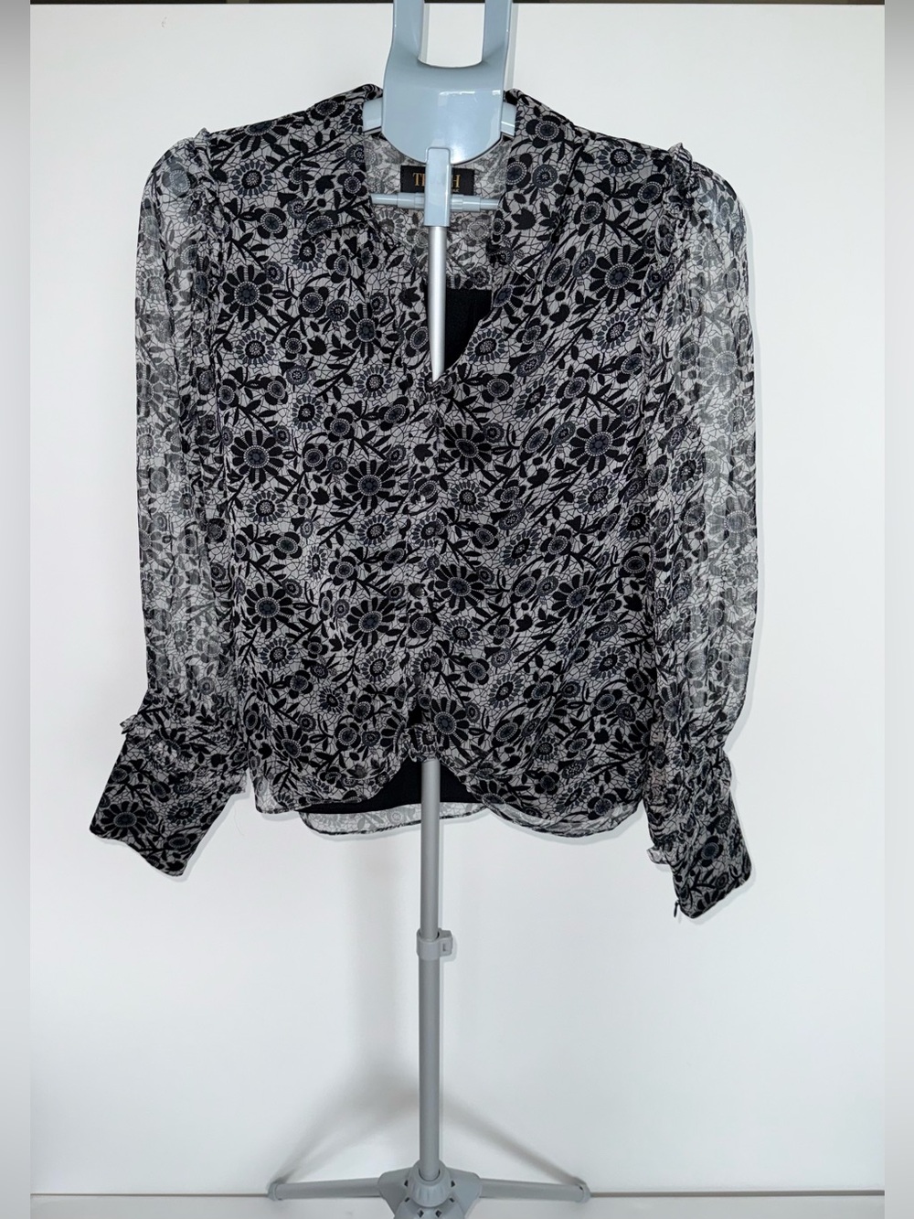 Truth by Republic Women's Large Floral Print Blouse Black Gray Boho